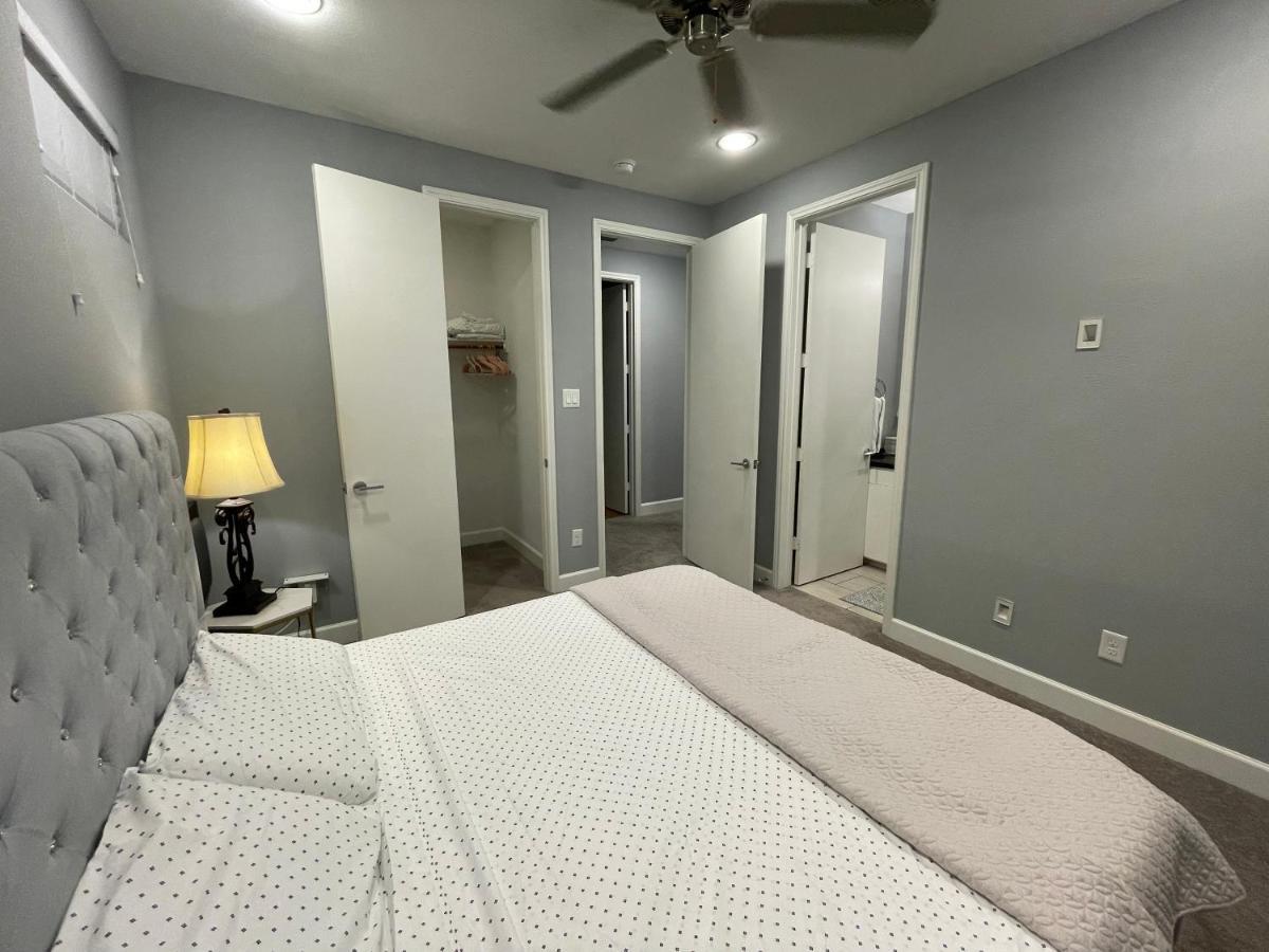 Villa N-E-G Skai Midtown Of Houston Esterno foto