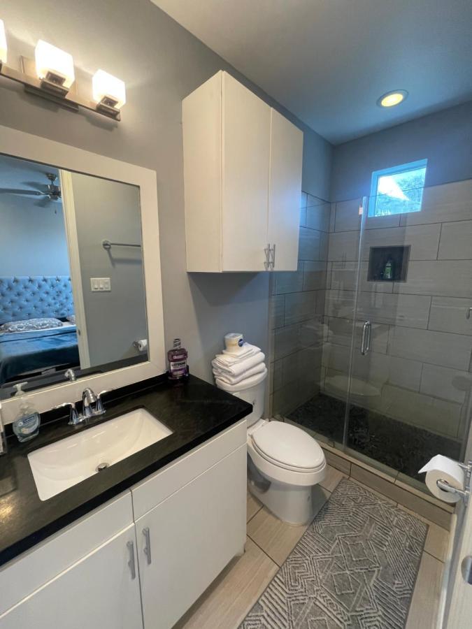 Villa N-E-G Skai Midtown Of Houston Esterno foto